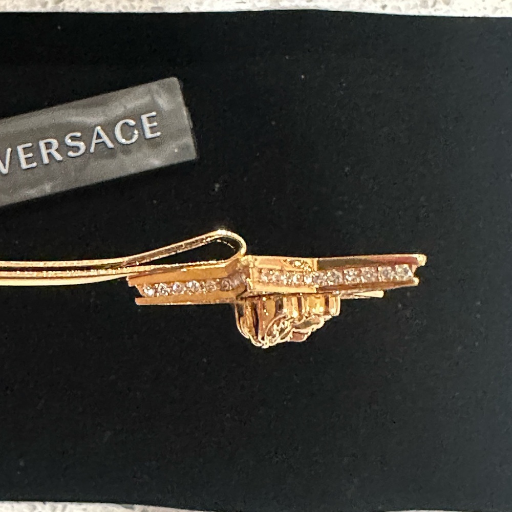 Authentic. Versace Medusa Gold Star Hair Clip with crystals. NEW with tags. - Picture 10 of 13